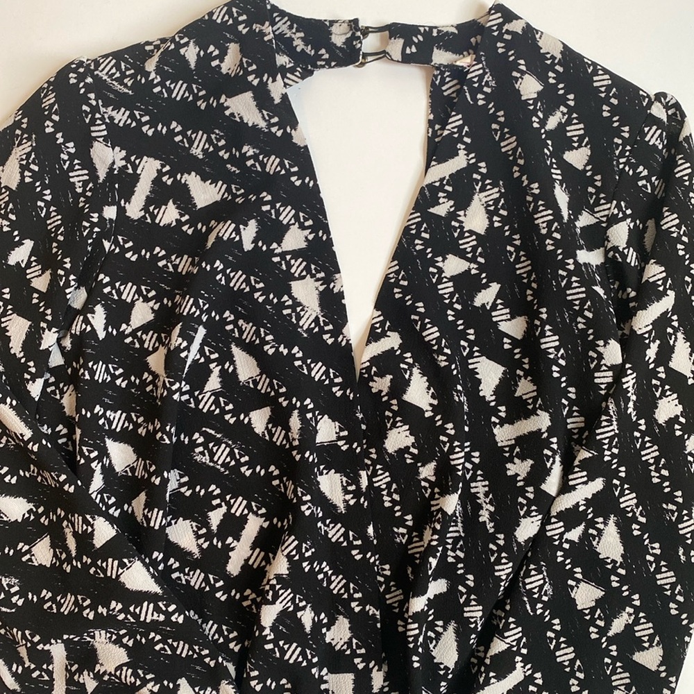 Small Black/White Long Sleeve